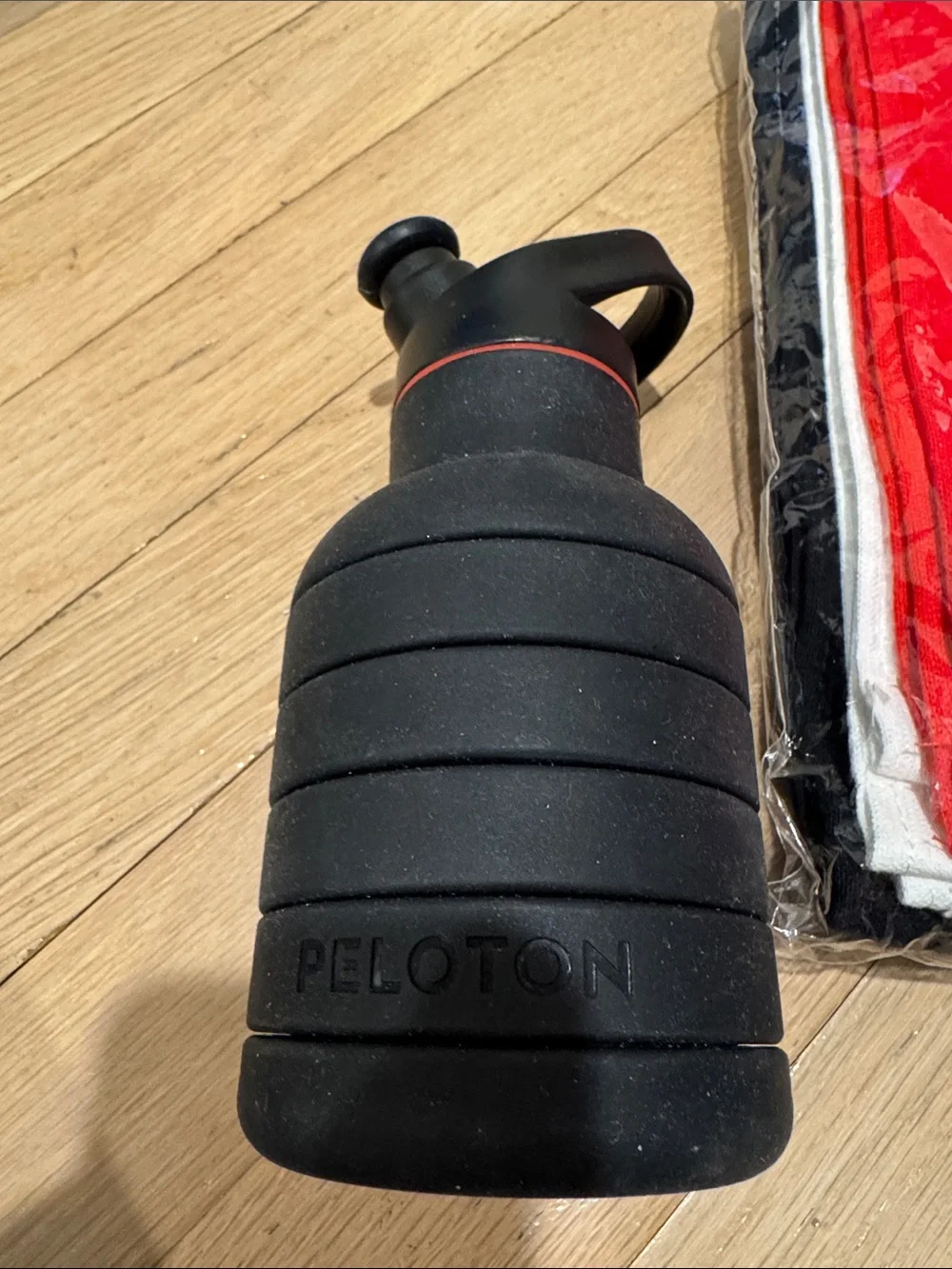 Peloton Red & White and Black Motivational Gym Towel plus water bottle - Picture 3 of 5